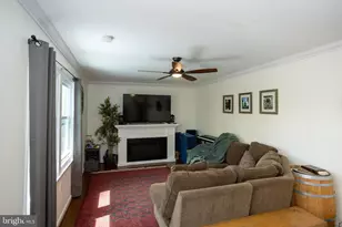 6197 Edwards Dr, Broad Run, VA 20137 - Photo 4