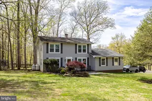 6197 Edwards Dr, Broad Run, VA 20137 - Photo 2