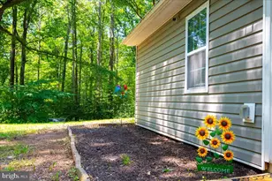 12350 Roselawn Ln, Midland, VA 22728 - Photo 2