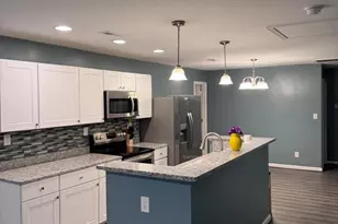 12350 Roselawn Ln, Midland, VA 22728 - Photo 14