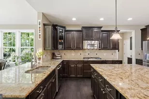 8025 Side Hill Dr, Warrenton, VA 20187 - Photo 12