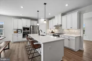 8016 International Dr, Warrenton, VA 20187 - Photo 6