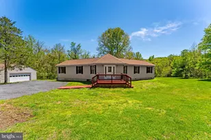 8265 Opal Rd, Warrenton, VA 20186 - Photo 2