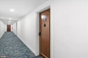 380 Broadview Ave, Warrenton, VA 20186 - Photo 2