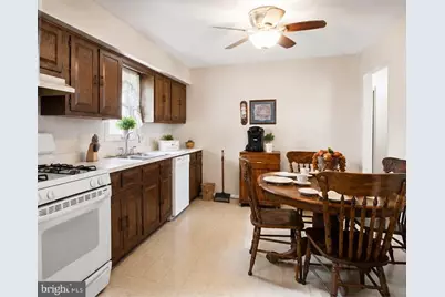 7087 Lakeview Drive, Warrenton, VA 20187 - Photo 6