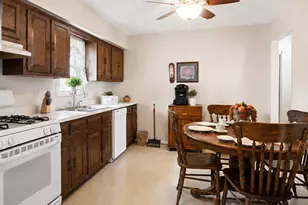 7087 Lakeview Dr, Warrenton, VA 20187 - Photo 6