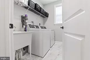 8046 Side Hill Dr, Warrenton, VA 20187 - Photo 28