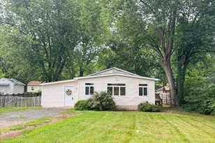 203 W Bowen St, Remington, VA 22734 - Photo 1