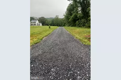 5201 Carolyns Way, Linden, VA 22642 - Photo 2