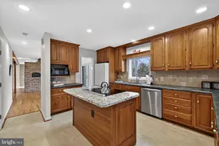 8423 Lock Ln, Warrenton, VA 20186 - Photo 12