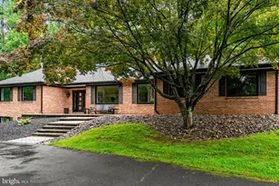 5920 Hunton Wood Dr, Broad Run, VA 20137 - Photo 10