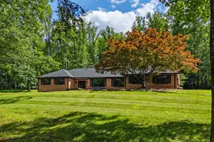 5920 Hunton Wood Dr, Broad Run, VA 20137 - Photo 2