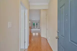 233 N View Cir, Warrenton, VA 20186 - Photo 2