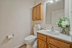 233 N View Cir, Warrenton, VA 20186 - Photo 16