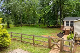 9448 Green Rd, Midland, VA 22728 - Photo 12