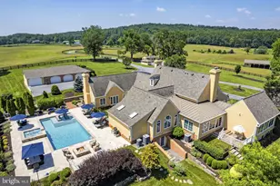 10590 Mountain Shadow Ln, Marshall, VA 20115 - Photo 2