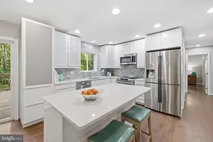 7371 Crown Ln, Warrenton, VA 20187 - Photo 2