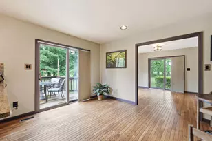 10414 Skyline Ave, Midland, VA 22728 - Photo 14