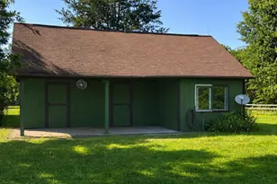 10414 Skyline Ave, Midland, VA 22728 - Photo 12