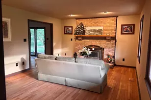 10414 Skyline Ave, Midland, VA 22728 - Photo 6
