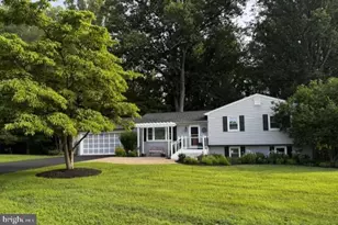 5576 Jaclyn Dr, Warrenton, VA 20187 - Photo 2