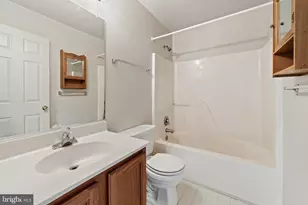 570 Highland Towne Ln, Warrenton, VA 20186 - Photo 14