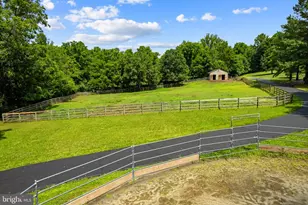 6301 Georgetown Rd, Broad Run, VA 20137 - Photo 8