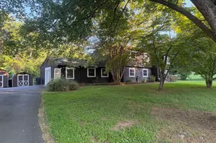7197 N Starcrest Dr, Warrenton, VA 20187 - Photo 2