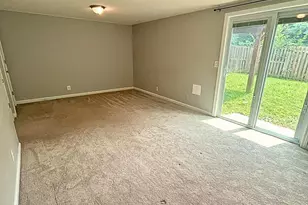 715 Acorn Ct, Warrenton, VA 20186 - Photo 2