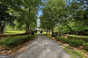 6304 Georgetown Rd, Broad Run, VA 20137 - Photo 2