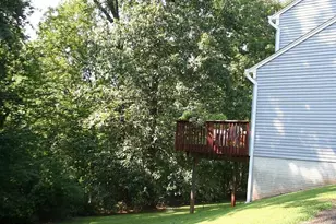 7140 Chesterfield Dr, Warrenton, VA 20187 - Photo 4