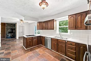 7534 Suncrest Dr, Warrenton, VA 20187 - Photo 18