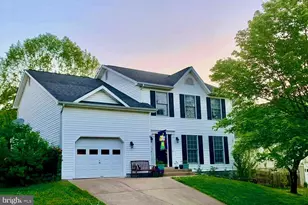 241 Breezewood Dr, Warrenton, VA 20186 - Photo 1