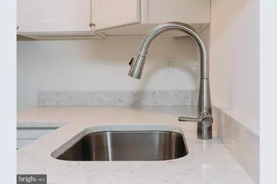 380 Broadview Avenue #APT 5, Warrenton, VA 20186 - Photo 2