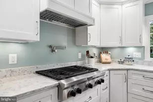 5290 Hillside Dr, Warrenton, VA 20187 - Photo 8