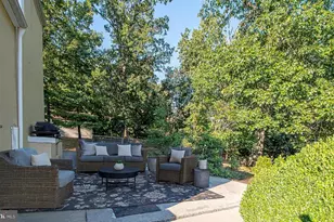 242 Footstone Ln, Winchester, VA 22603 - Photo 32