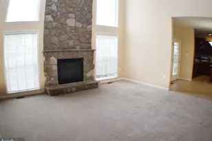 203 Lynnehaven Dr, Winchester, VA 22602 - Photo 2