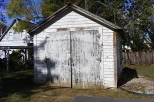 239 Chestnut St, Winchester, VA 22601 - Photo 2