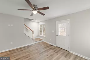 109 Sycamore Pl, Cross Junction, VA 22625 - Photo 4