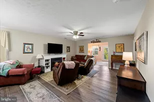 203 Crestwood Ln, Winchester, VA 22602 - Photo 10