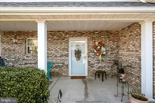 203 Crestwood Ln, Winchester, VA 22602 - Photo 4
