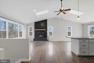 1220 Lakeview Dr, Cross Junction, VA 22625 - Photo 8