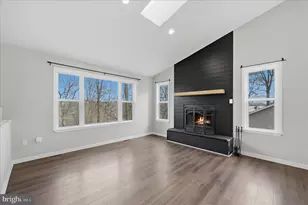 1220 Lakeview Dr, Cross Junction, VA 22625 - Photo 10