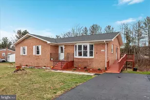 113 Williamson Rd, Winchester, VA 22602 - Photo 2