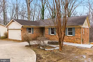 122 Stuart Dr, Winchester, VA 22602 - Photo 1