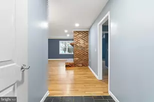 122 Stuart Dr, Winchester, VA 22602 - Photo 2