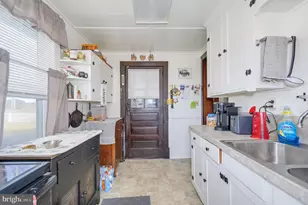 139 Bryarly Rd, Winchester, VA 22603 - Photo 6