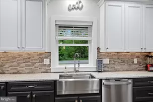 516 Sleigh Dr, Cross Junction, VA 22625 - Photo 24