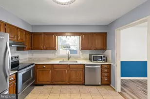 108 Columbia Cir, Stephens City, VA 22655 - Photo 4