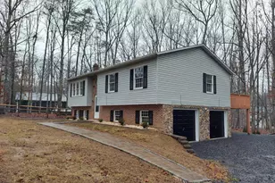 103 Northwood Cir, Cross Junction, VA 22625 - Photo 2